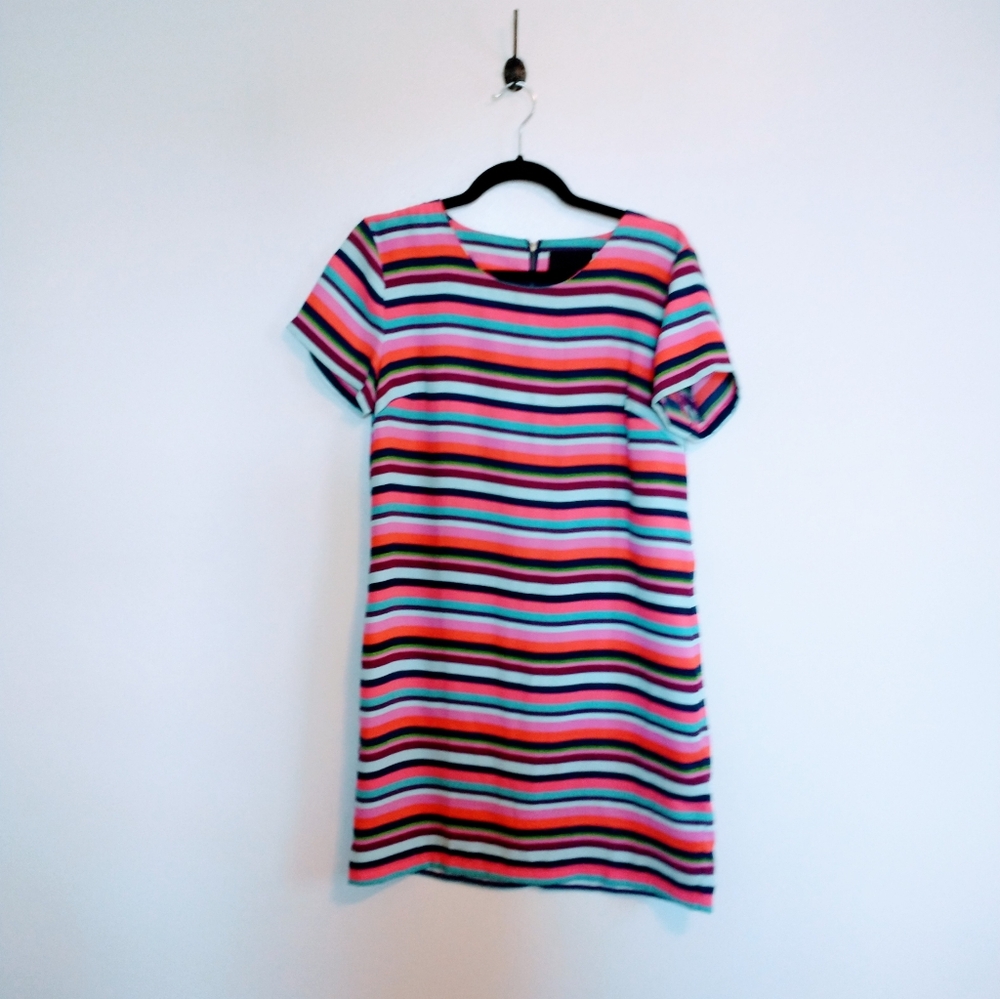 Cynthia Rowley Multicolor Striped Shift Short Sleeve Dress size 6, has a couple